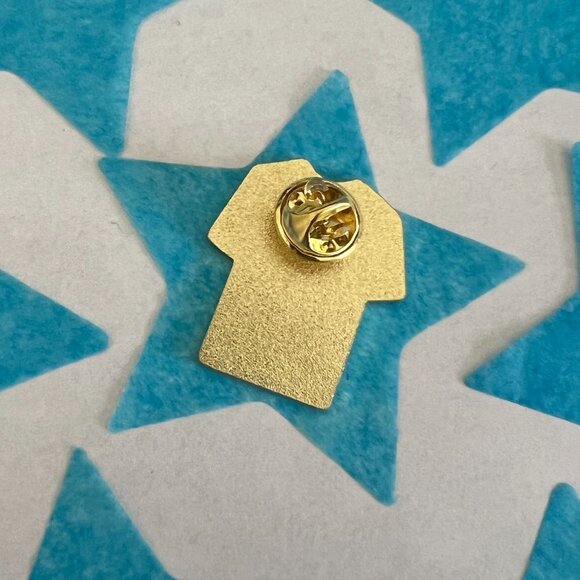 Taylor Swift Travis Kelce #87 Enamel Pin, Swiftie Pin for Eras Tour or Football - Picture 2 of 2